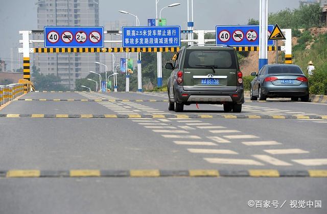 減速帶不減速傷車(chē)還添堵！老司機(jī)帶你正確過(guò)減速帶